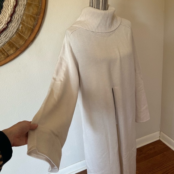 Athleta Alicia Keys Free To Roam Cream Turtleneck Sweater Oversize Cashmere M - Picture 5 of 14